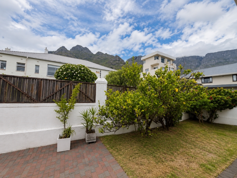 2 Bedroom Property for Sale in Vredehoek Western Cape